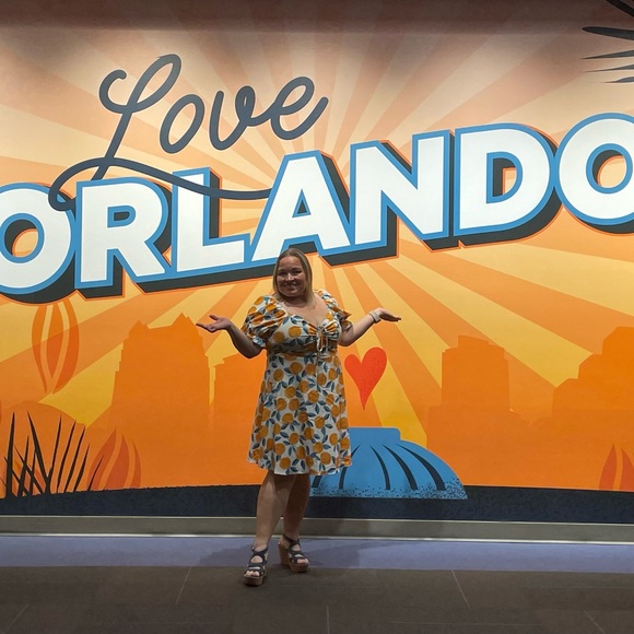 Meet your Posher, Jessica - Picture 1 of 1